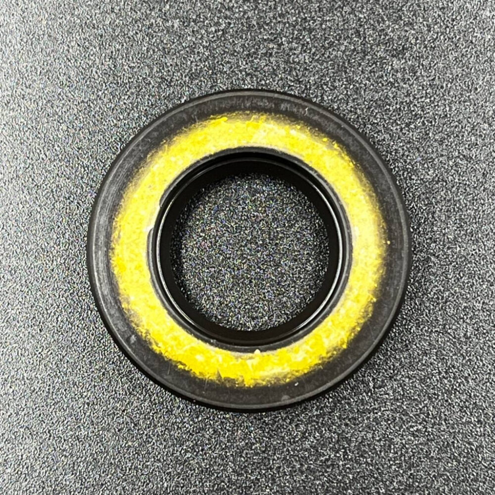Сальник Yamaha (93101-16001) (16x30x6) (Yamaha)