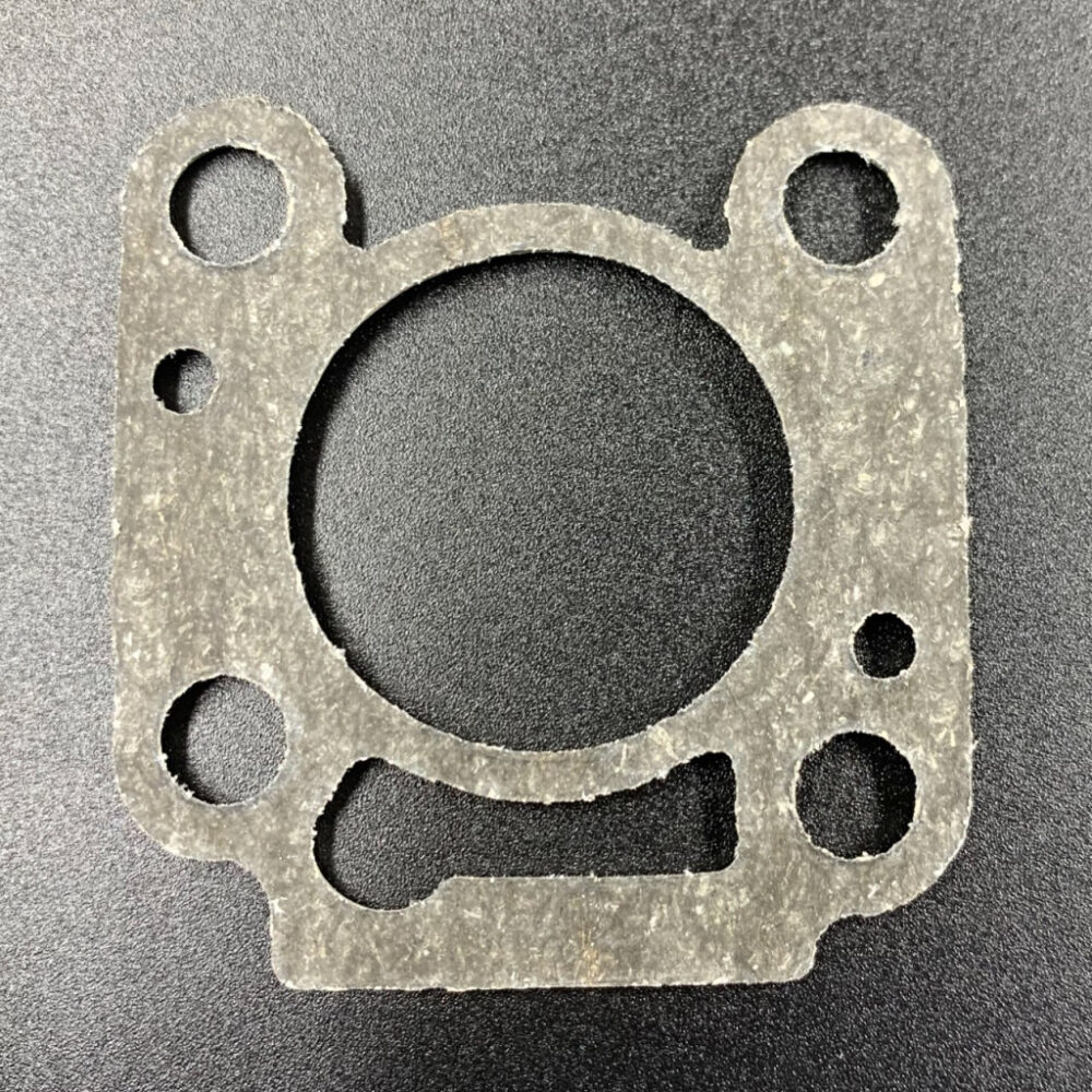 Прокладка под основание помпы охлаждение Suzuki (5033110) DT9.9-15, DF9.9-15 (Suzuki)